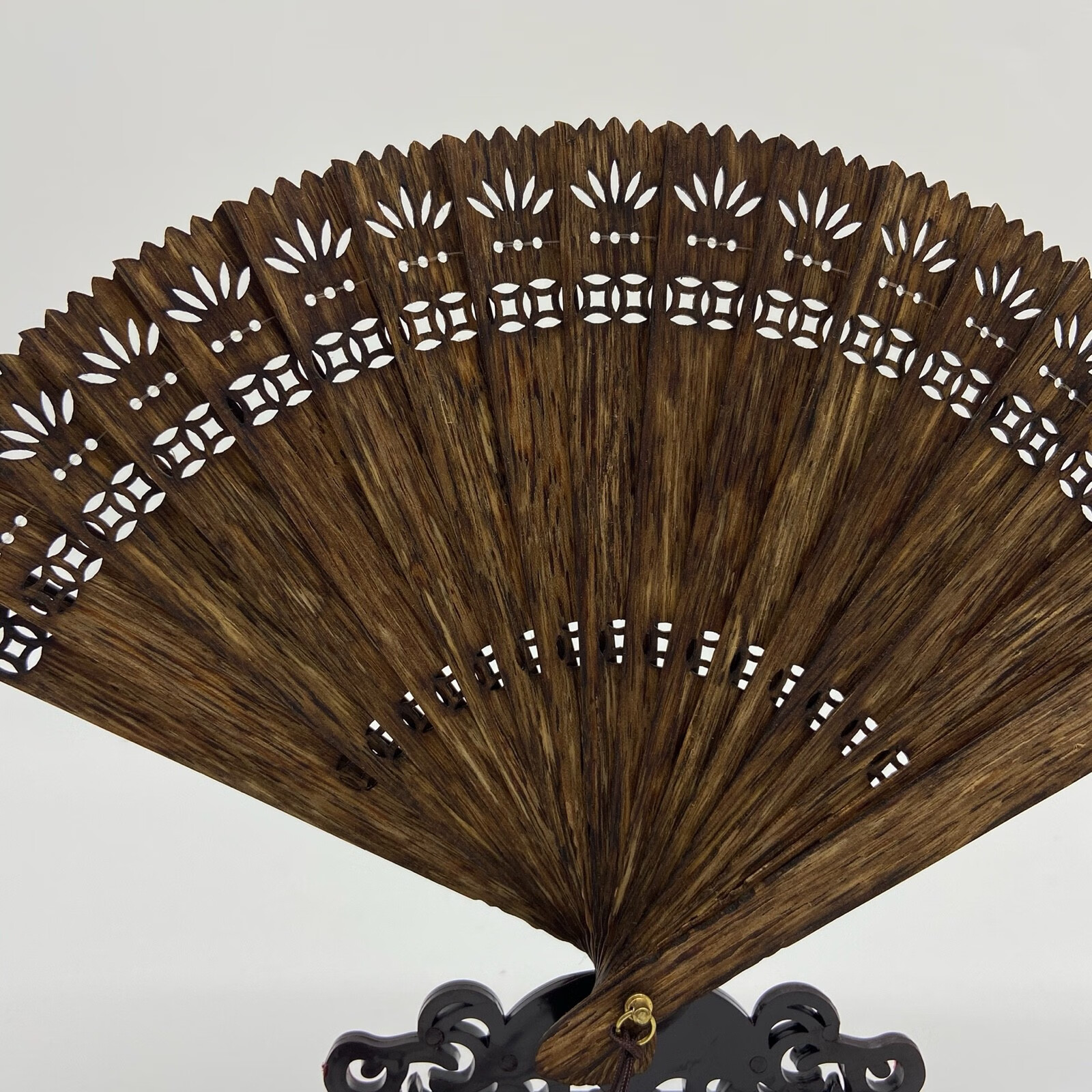 香悉(xiangxi) 崔氏香铺越南芽庄沉香扇子规格16/22cm保真天然黑油 送