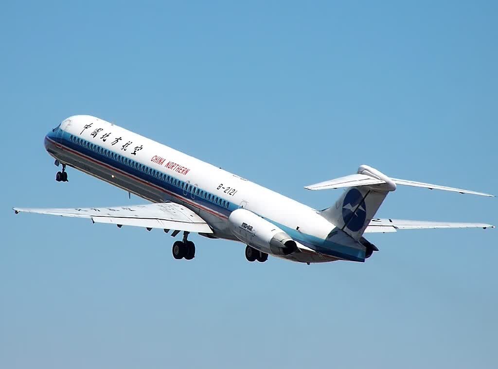 中国北方航空波音b7471:200合金飞机模型麦道md-82b-2121北航md82飞机