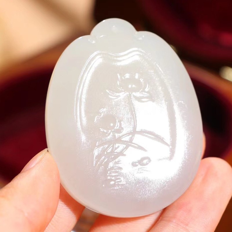 发源地和田玉烟紫一品清廉吊坠玉质细腻温润男女玉坠