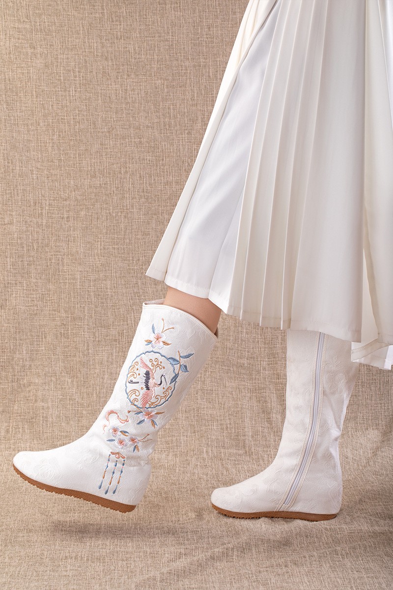 秋冬新款古风靴子女内增高汉服长筒靴民族风复古刺绣绣花靴女舞蹈靴加