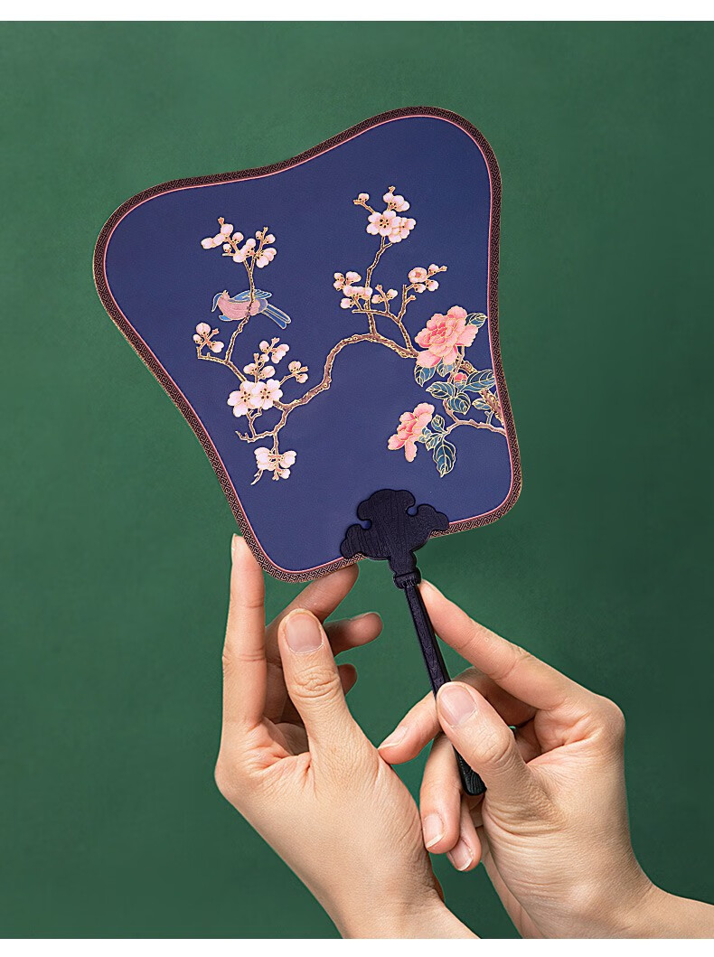 故宫文化 故宫团扇 梅花啼鸟芝兰蛱蝶海棠鸣禽 烫金团扇拍照扇子舞蹈