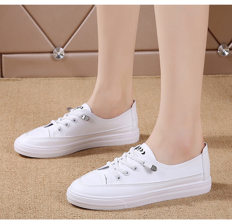 小白鞋女鞋秋季新款平底单鞋百搭时尚透气软底学院风鞋防滑显瘦女士