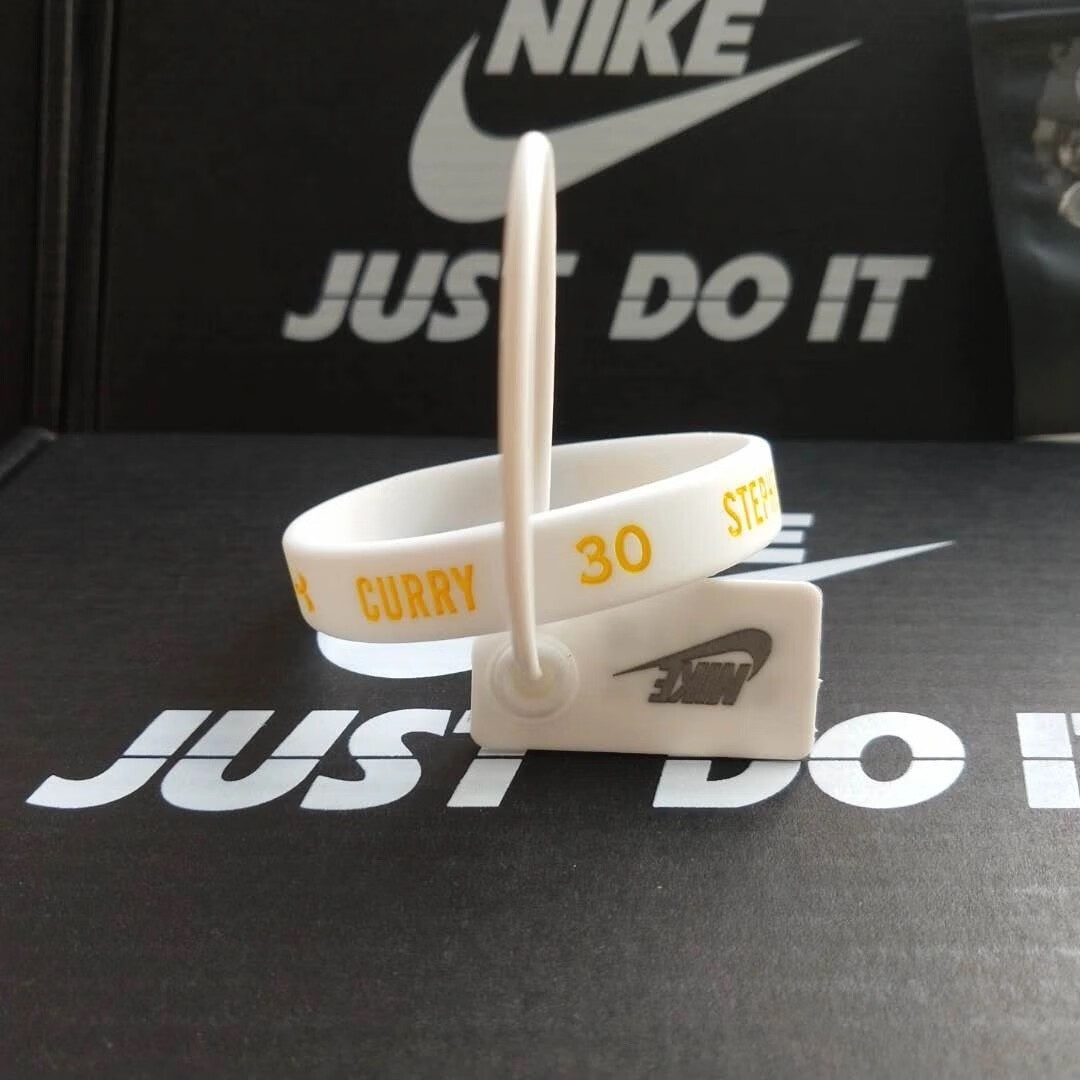 《【掌柜推荐】斯蒂芬·库里nba球星库里手环勇士队30号 篮球运动硅胶