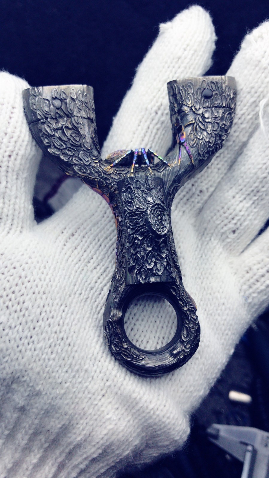 探露钛合金弹弓户外免绑快压一体夹片手工雕刻高端定制生日礼物弹弓