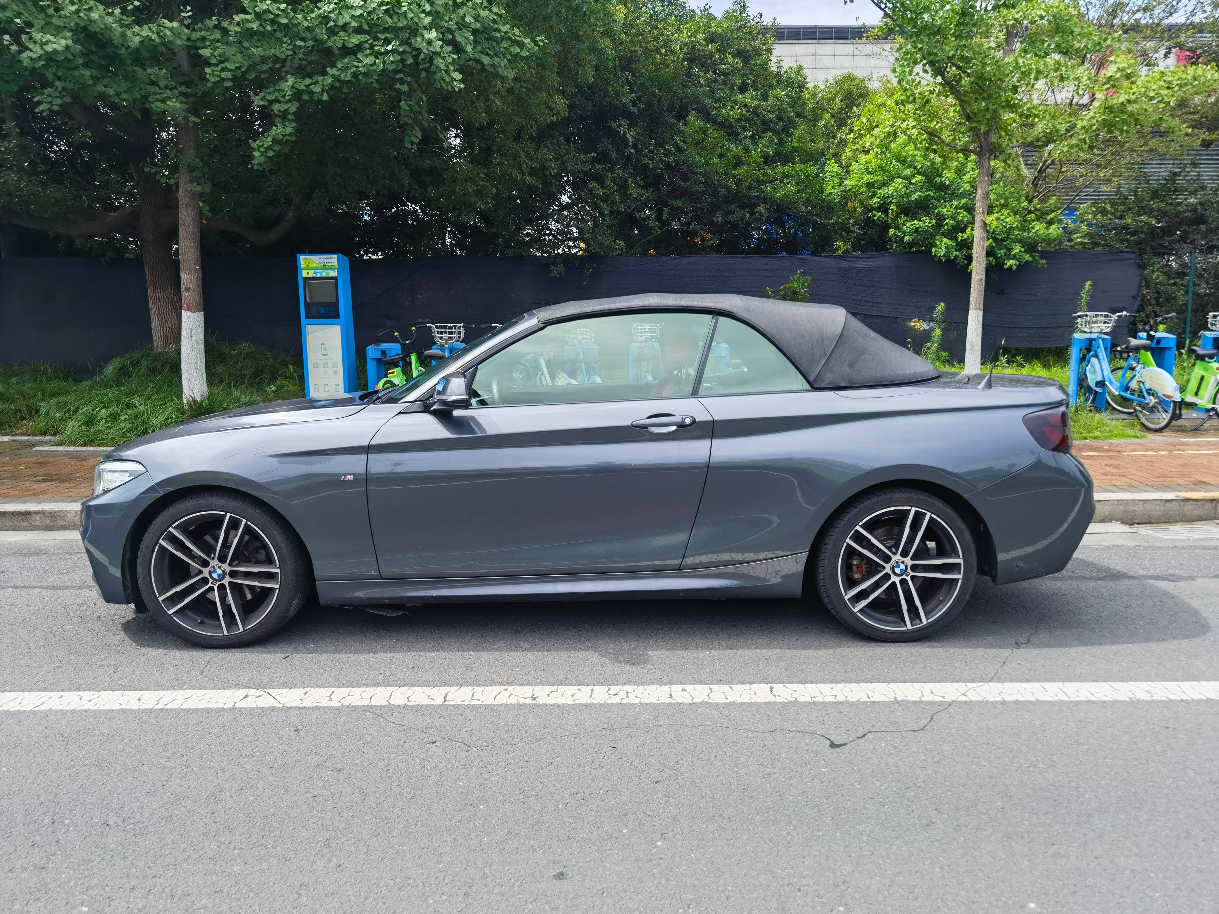 宝马 2系  225i(进口) 2.0t  软顶 敞篷轿跑车 非营运