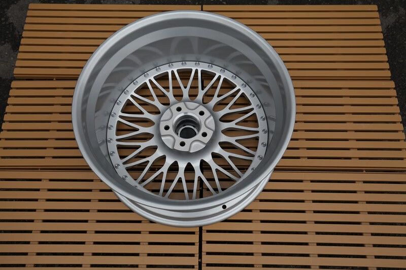 bbs super-rs 日本原装进口 20寸 双片锻造 适用于埃尔法威尔法塞纳