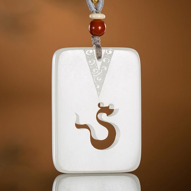 中国玉石雕刻大师李剑和田玉生肖蛇牌方牌