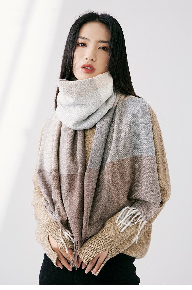 法贝莎品牌羊毛围巾女冬季新款礼物围脖拼色加厚格子大披肩灰黑格200