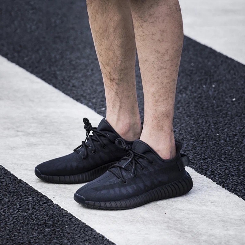 阿迪达斯(adidas)yeezy 椰子350黑天使纯黑跑步鞋男鞋女鞋低帮休闲鞋