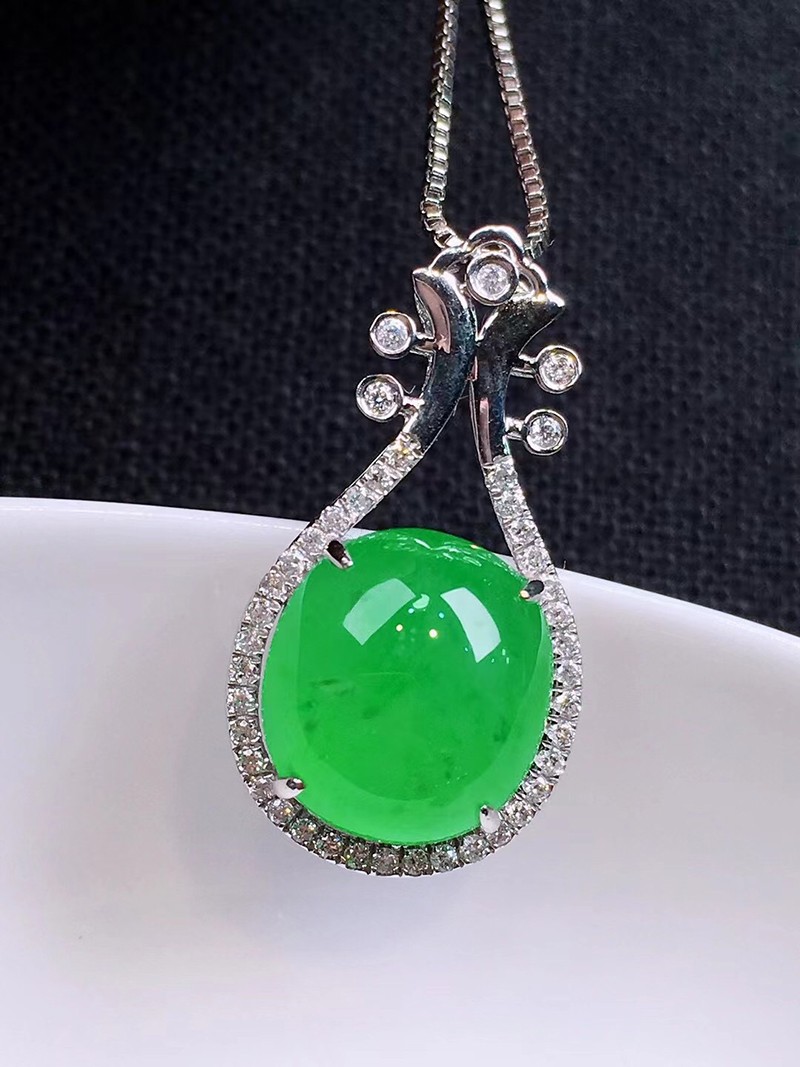 慈心缘满绿鸽子蛋吊坠翡翠18k金镶钻缅甸天然a货玉石珠宝首饰礼物整体