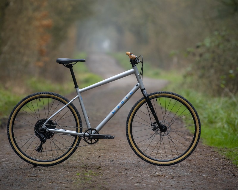 平把公路车轻便休闲通勤车运动kentfeld2marin男士上班自行车银色m10