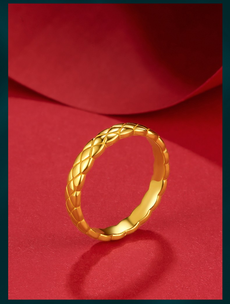 庆怡珠宝 小香戒 素圈黄金戒指女999足金时尚菱格戒指金戒指闺蜜圈戒