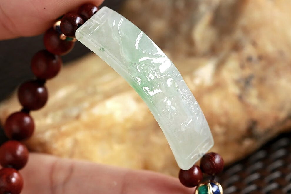 石之富珠宝缅甸天然翡翠a货冰种飘绿山水手牌773克