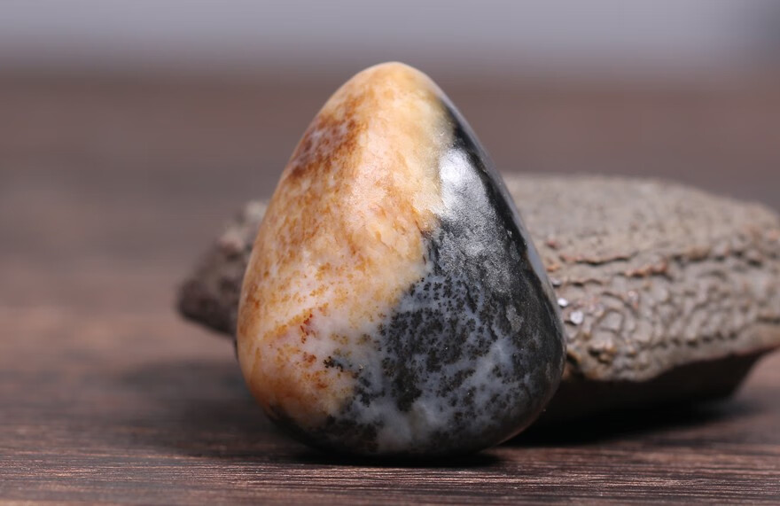 好友新疆和田玉糖沁籽料原石吊坠挂件男女款14克