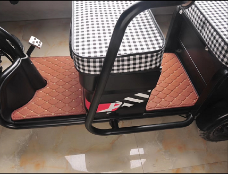 适用于雅迪金彭小鸟电动三轮车脚垫艾美达万仕达四季通用防水脚踏垫