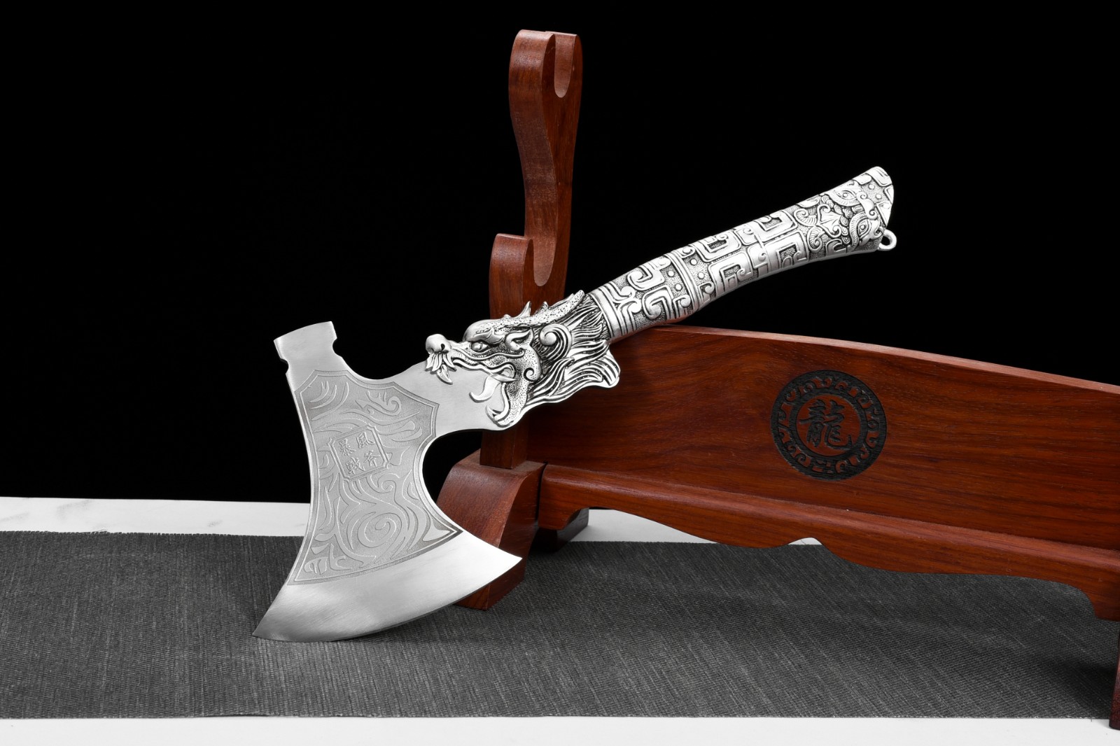 正宗中国龙泉斧头型斩骨刀手工锻打斩骨头开路劈柴斩排骨家用便携厨房