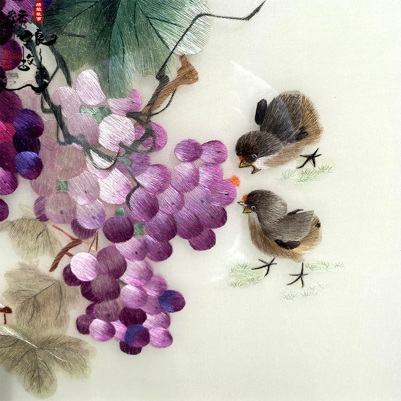 绣娘故事苏绣葡萄画硕果累累客厅玄关过道书房竖版刺绣挂画纯手工苏绣