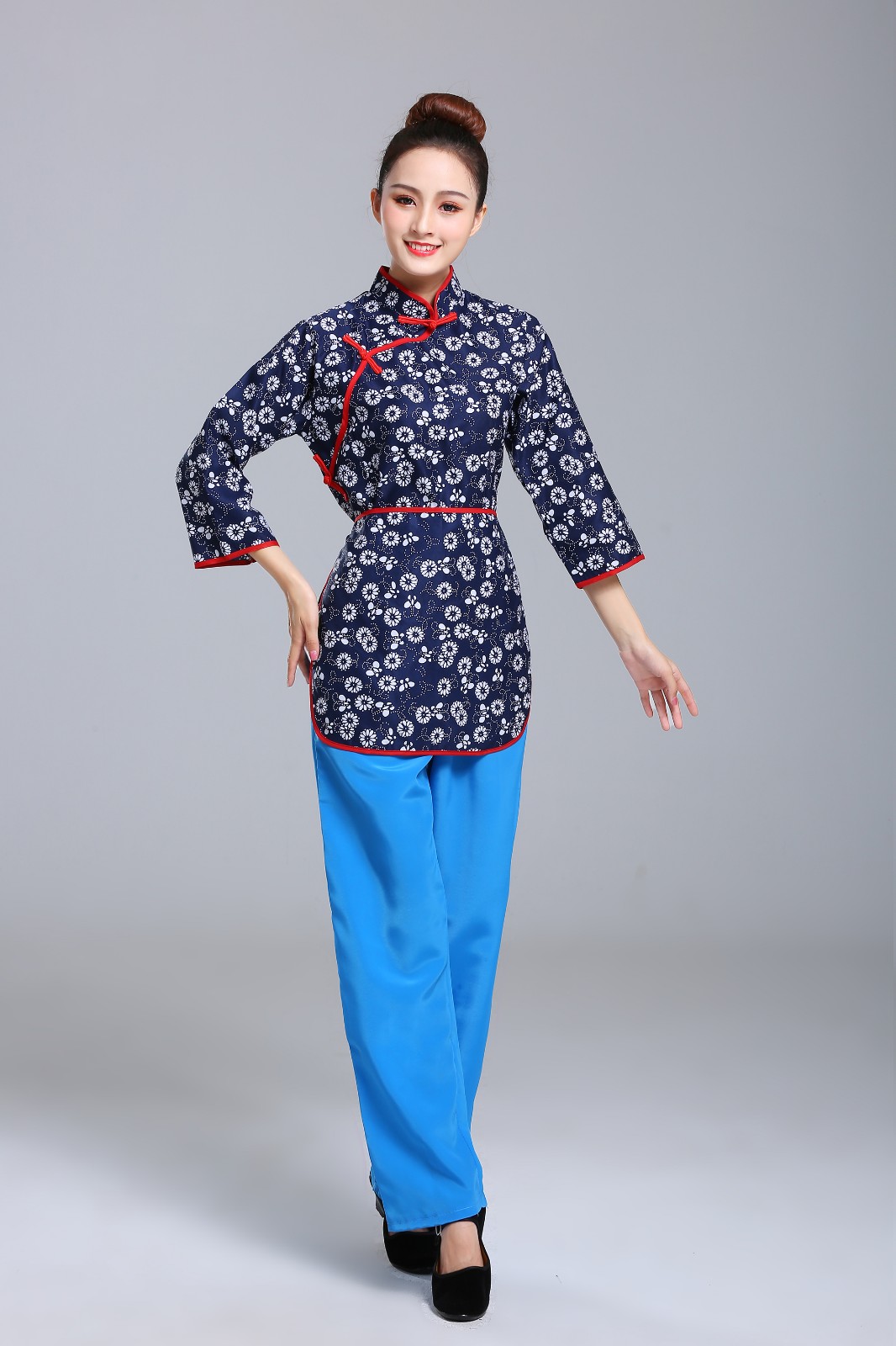 玺柠采茶服套装女村姑服阿庆嫂庆党节日演出服碎花表演服蓝花上衣裤子