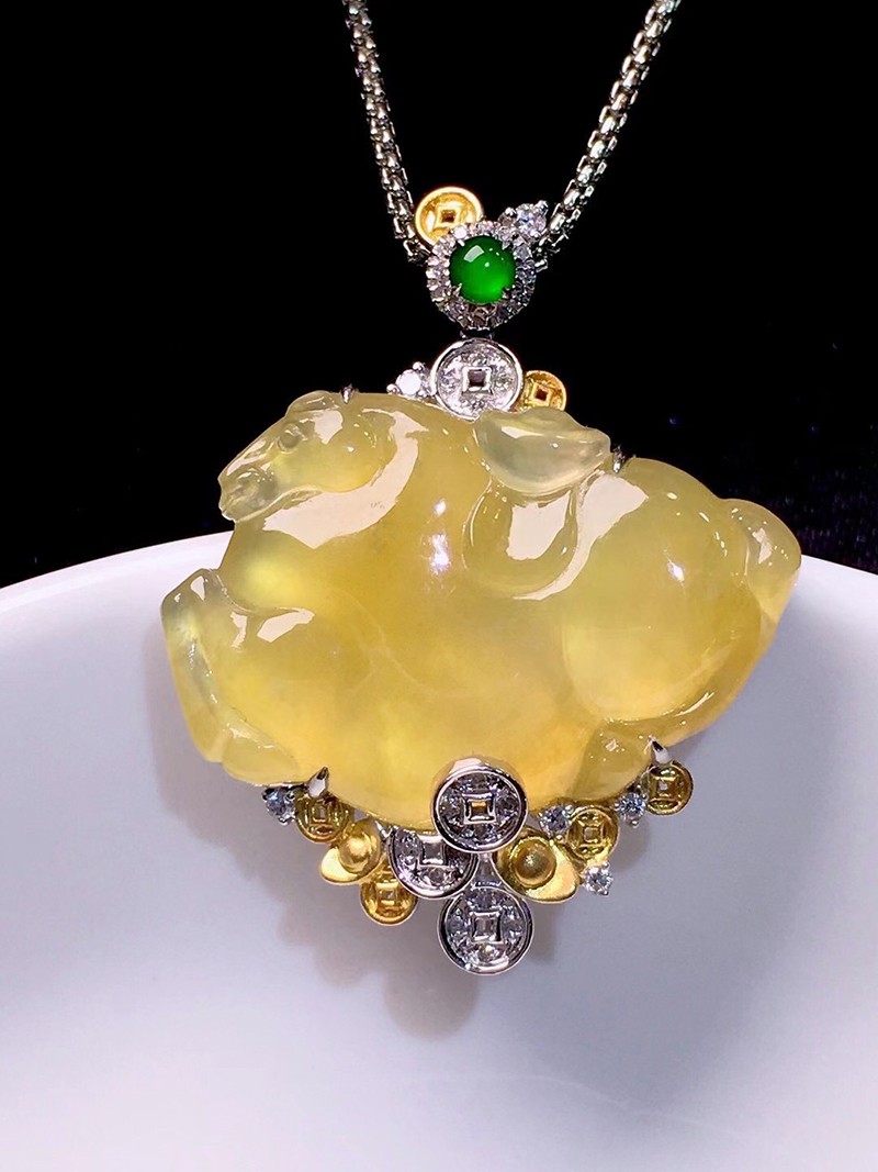 发源地满色金黄马上有钱吊坠翡翠18k金镶钻缅甸a货玉石珠宝礼物整体