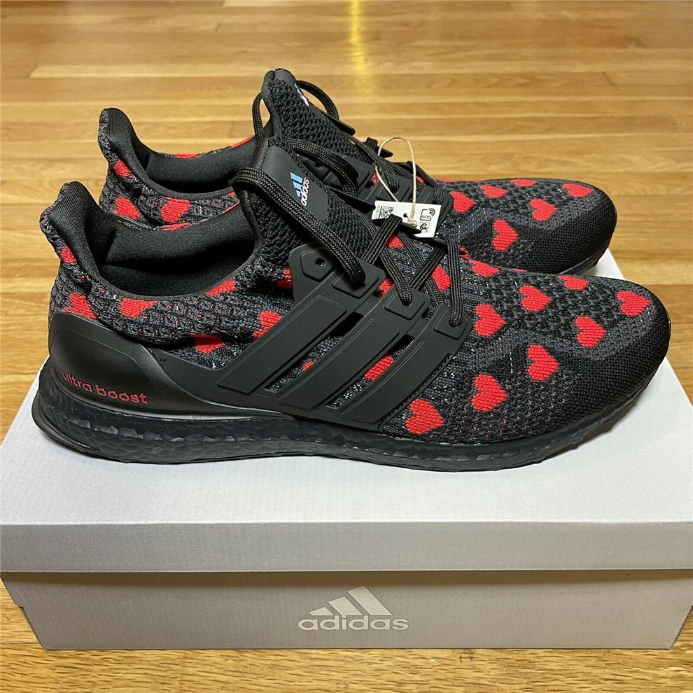 阿迪达斯adidas ultraboost 5 dna 男士跑步鞋袜套贴合缓震回弹透气