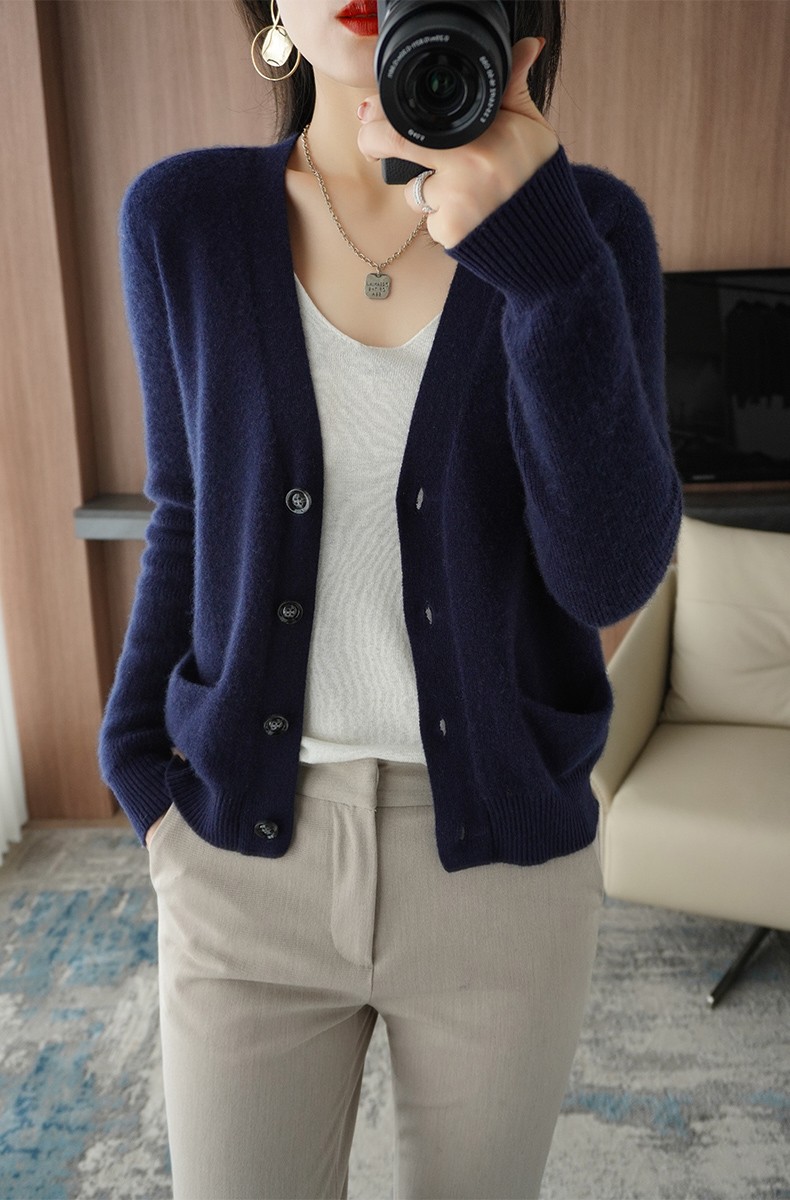 秋冬季新款韩版休闲v领羊毛开衫女简约纯色长袖打底外搭毛衣藏蓝色s