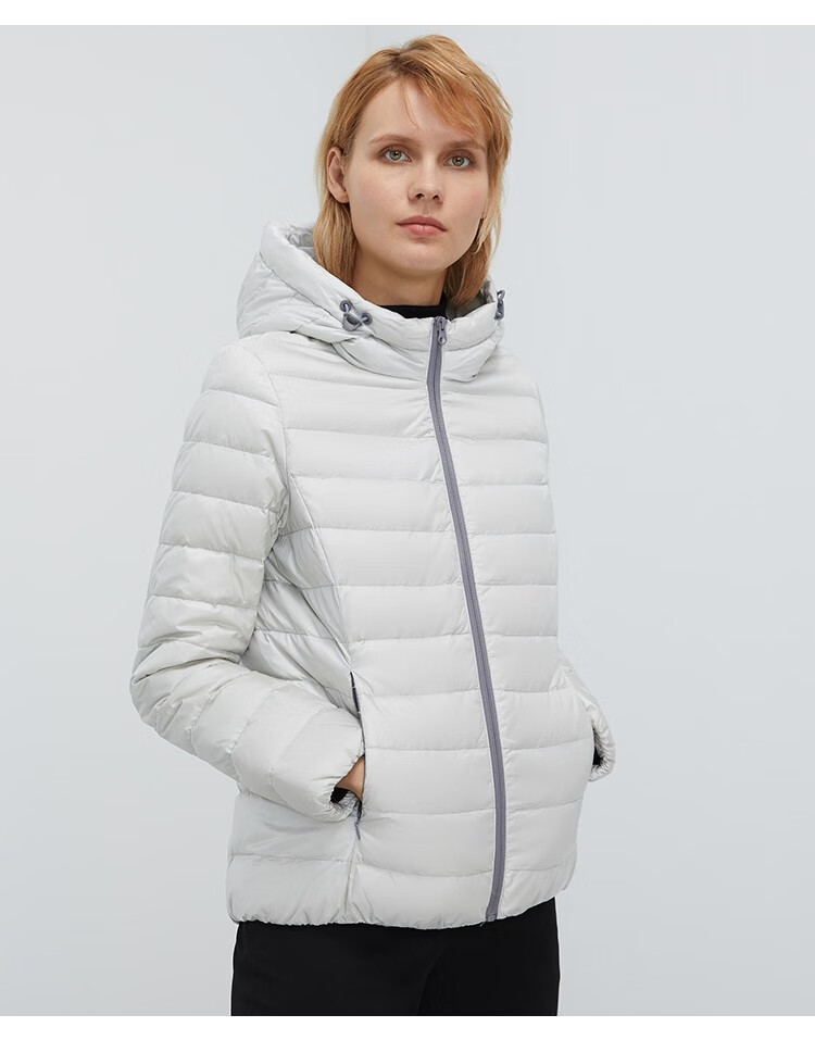 雪伦轻薄羽绒服女短款2021年新款秋冬连帽印字标商场同款11336深玫红