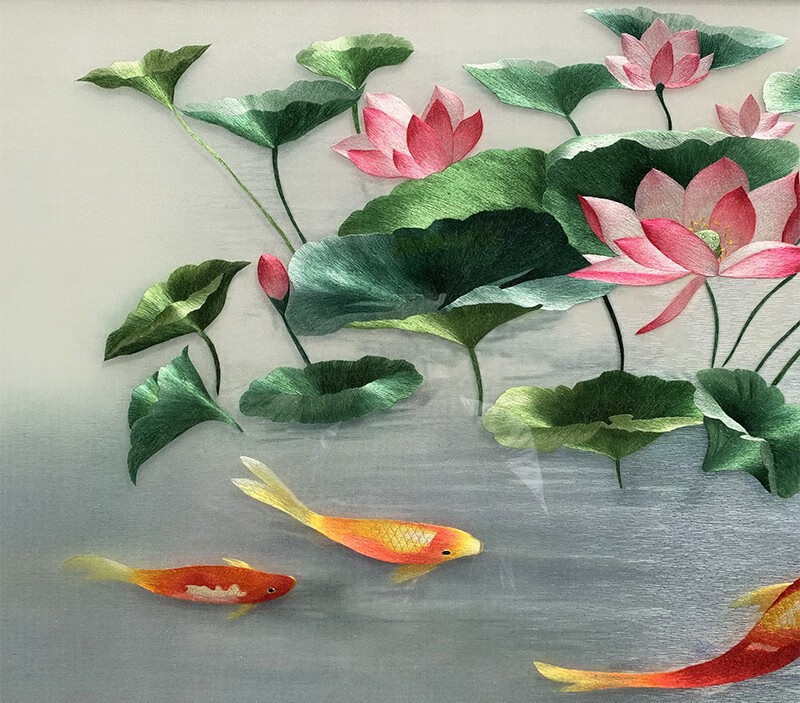 鸢苏精品苏绣成品挂画14丝九鱼图鲤鱼荷花手工苏州刺绣满绣红木外框