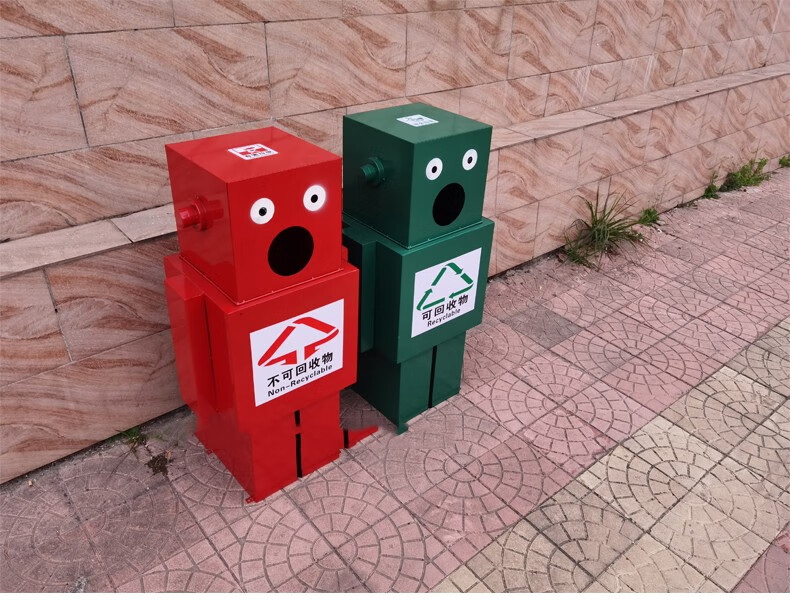 卡通机器人垃圾箱幼儿园垃圾分类垃圾桶户外消防主题公园垃圾桶 大号
