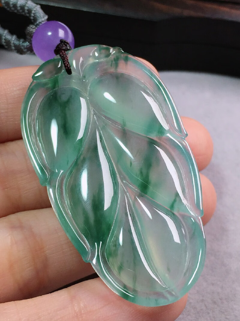 绿翠天成翡翠冰种飘花树叶叶子玉叶吊坠缅甸a货翡翠送礼生日礼物女款