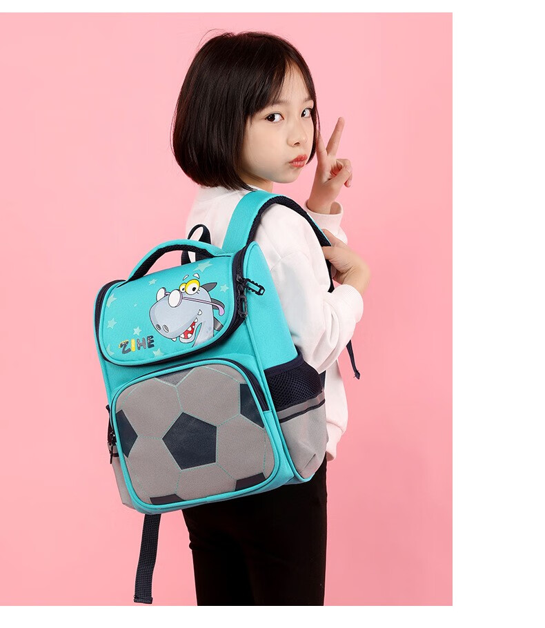 女童一年级书包轻便幼儿园大班男童2021年新款迷你卡通儿童小书包足球