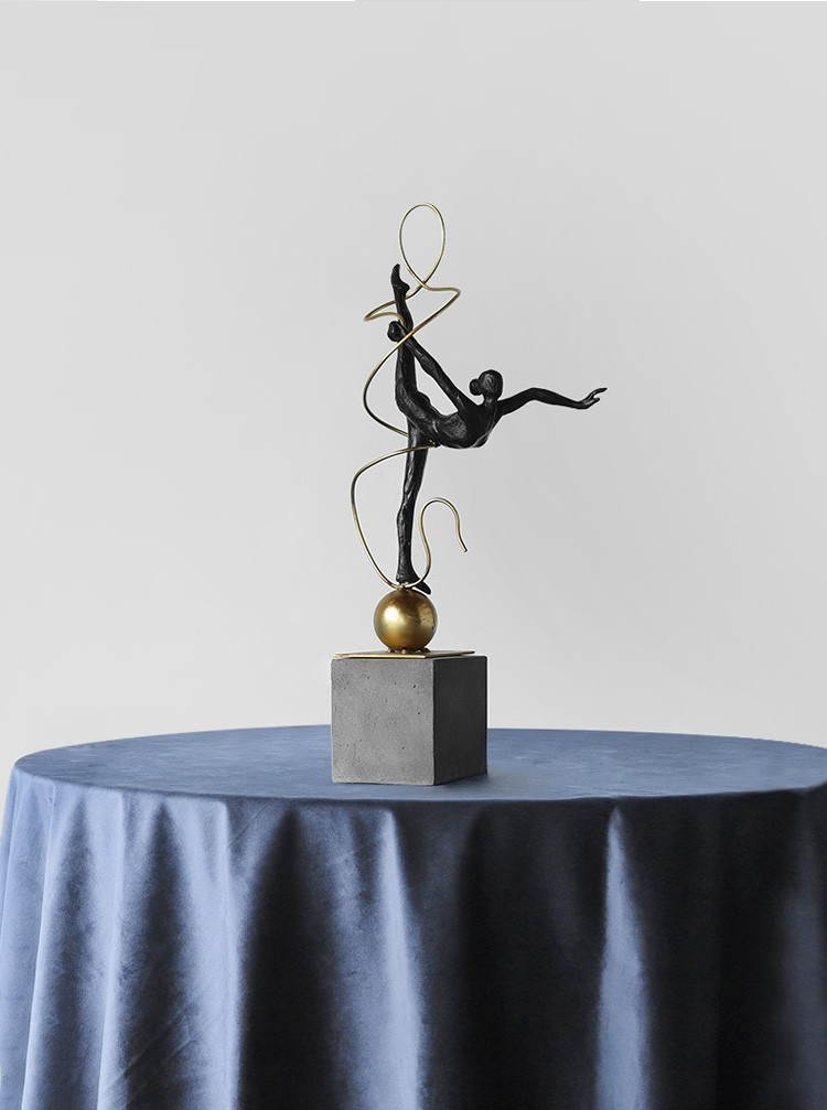 裕谷现代简约轻奢摆件抽象艺术体操运动人物家居软装饰品办公室客厅