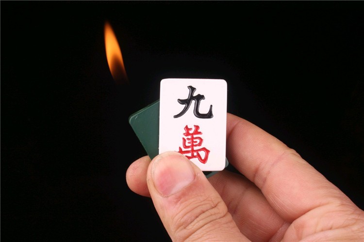 镜花水月个性创意新奇特仿真麻将充气明火打火机侧滑电子打火机气体