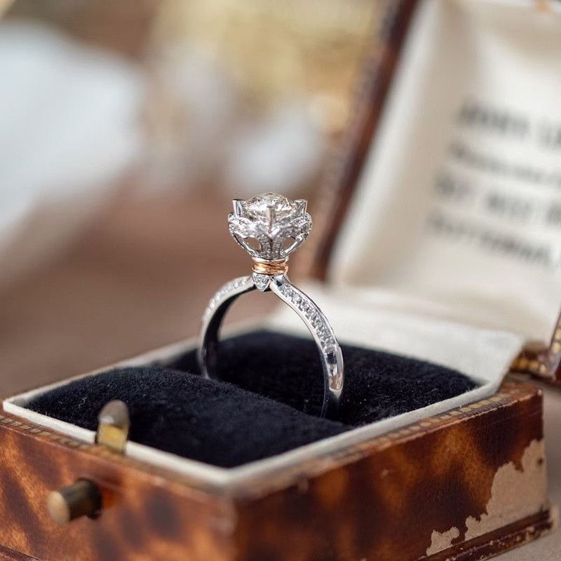 诗华珠宝手捧花钻戒女真钻18k金群镶求婚结婚钻石戒指花苞款婚戒 白