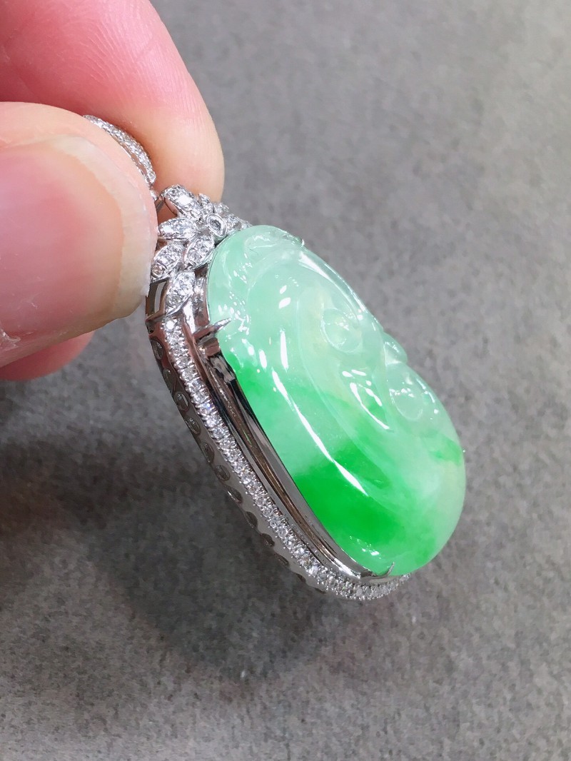 玉佳佳冰阳绿如意翡翠吊坠18k金镶嵌女款送礼玉坠珠宝项链挂件整体