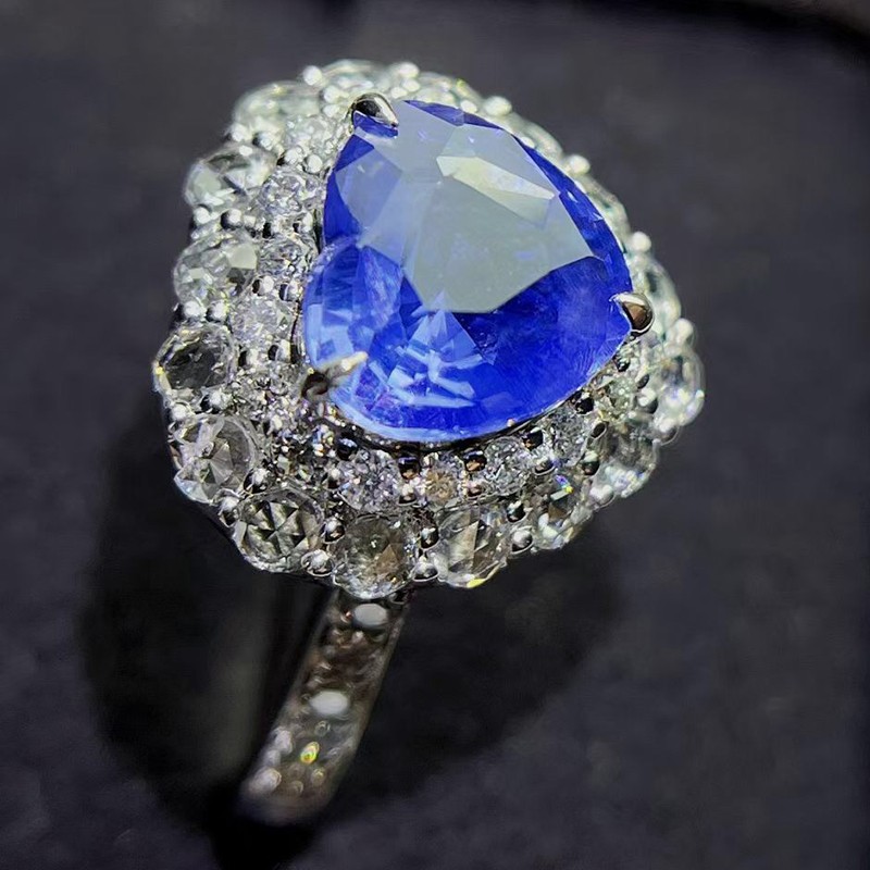 南洋半岛 心形蓝宝石 珠宝首饰戒指女戒18k金镶钻石彩宝名媛气质 金重