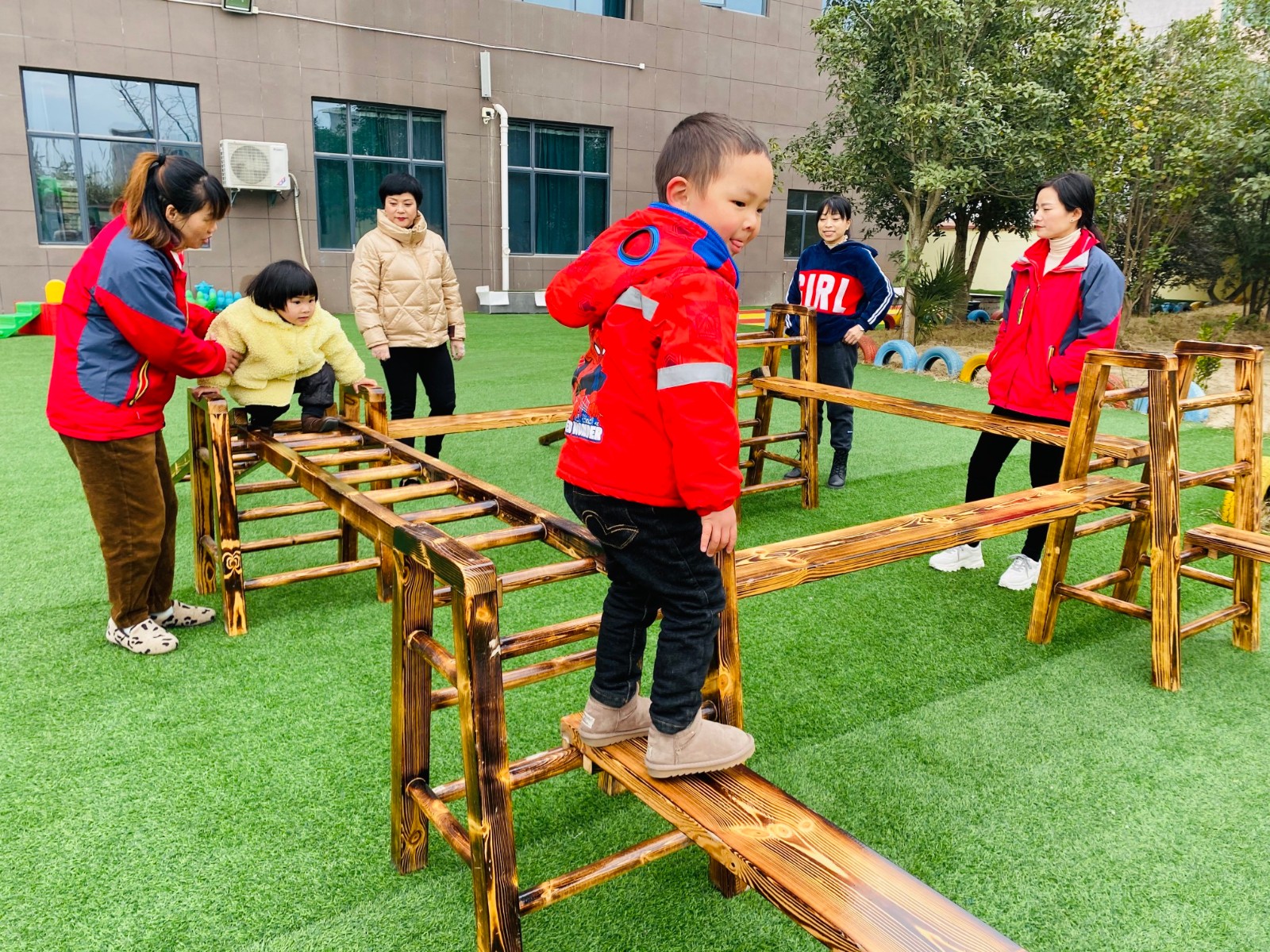 儿童户外碳化攀爬架感统训练组合16件套幼儿园木质游戏体能平衡板楼梯