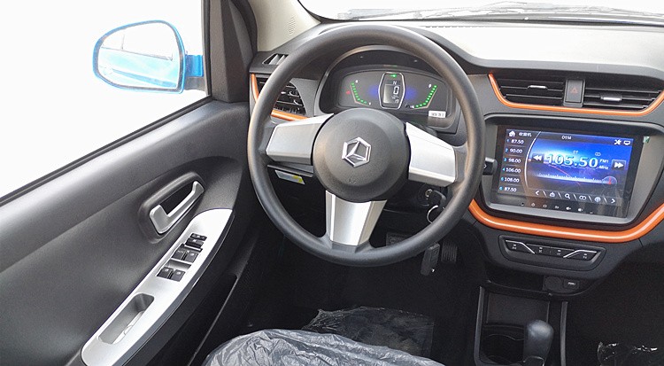 新能源电动四轮汽车成人雷丁d80锂电老人家用女性四轮代步轿车油电