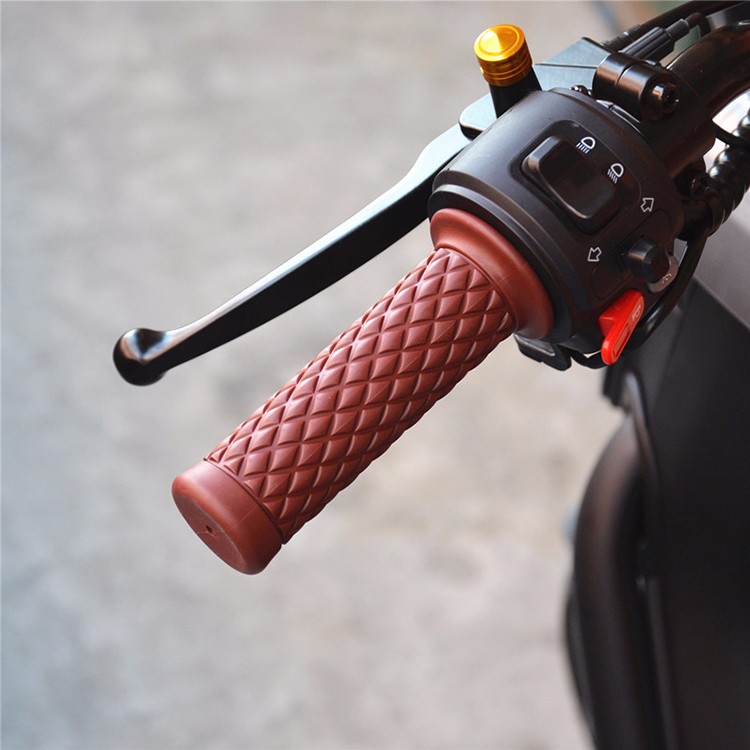 适用于电动车改装手把套摩托车助力车改装复古手把胶油门把套菱形包尾