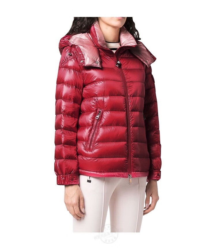 盟可睐(moncler) 蒙口dalles系列女士绗缝袖标连帽羽绒服 红色1a00004
