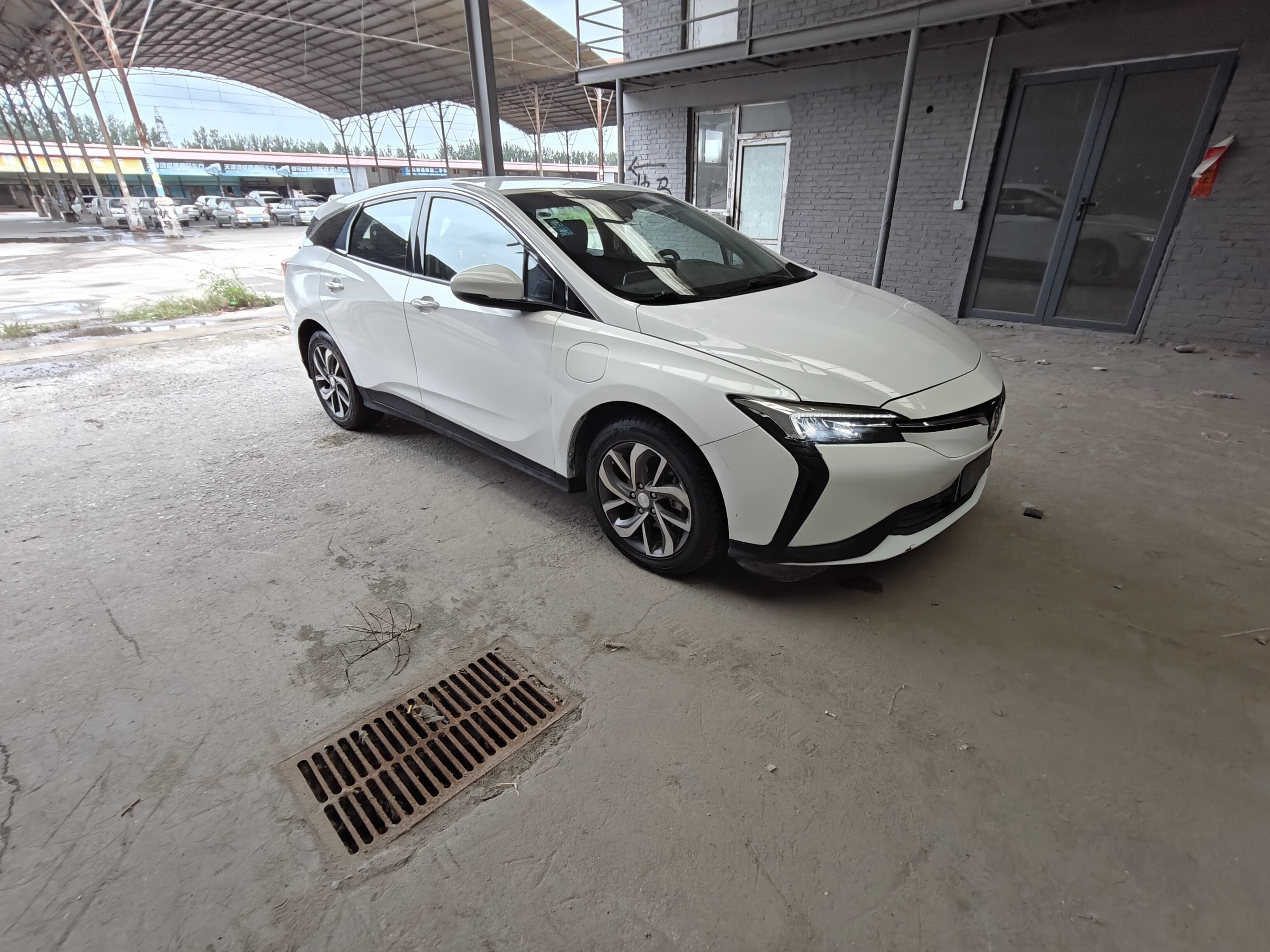微赛车型轿车