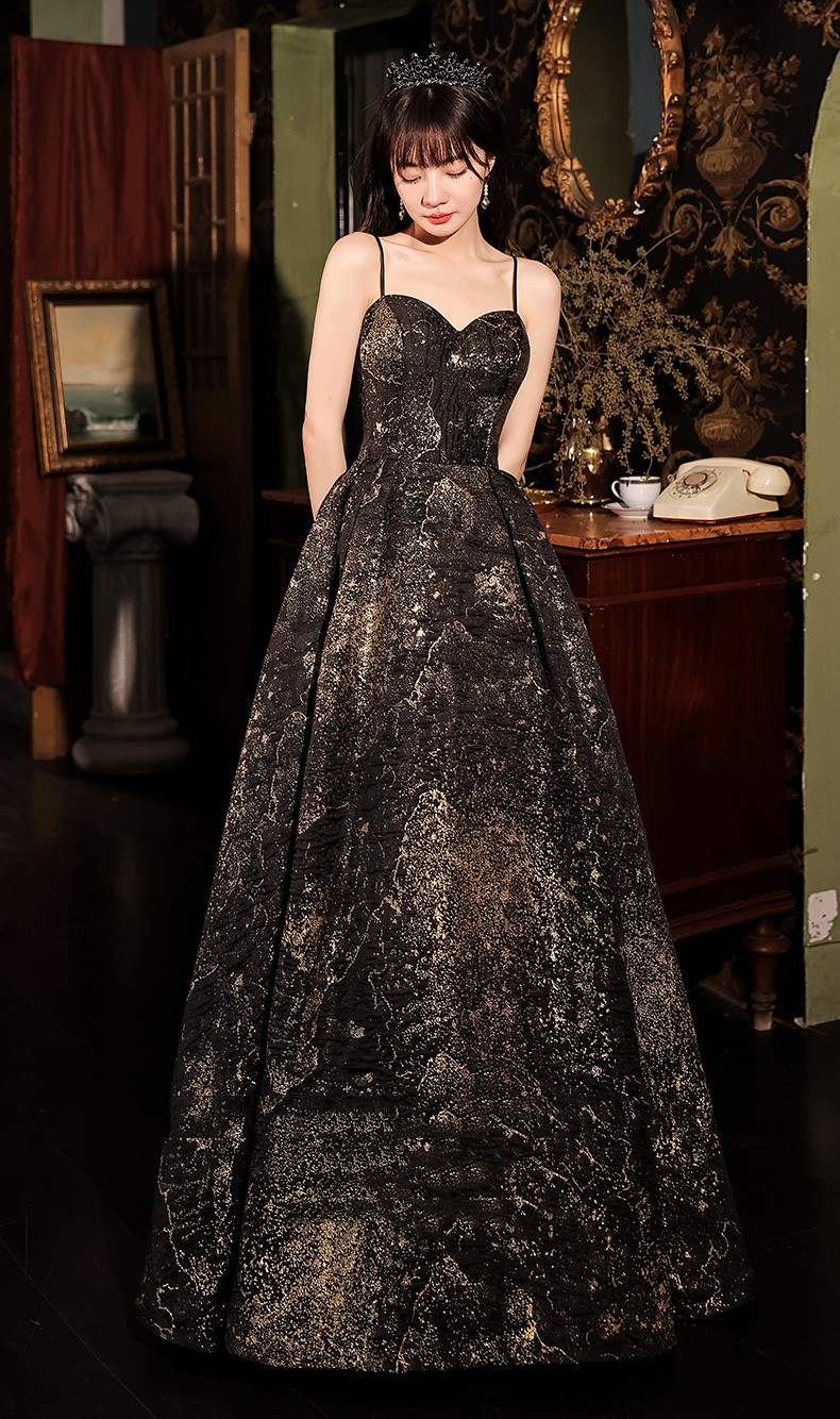 cocl轻奢女装 名媛吊带黑色晚礼服2022新款小众宴会年会主持礼服艺考