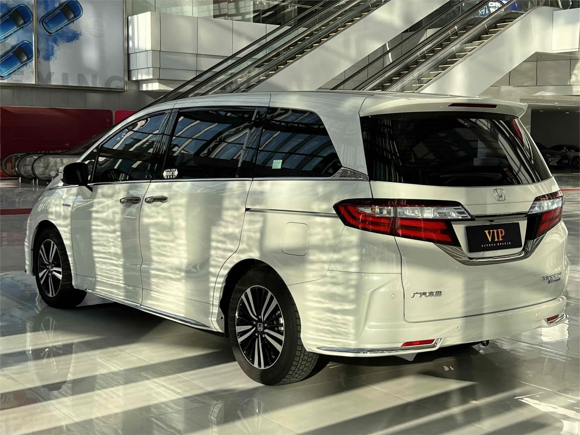本田  奥德赛  2.0l    20年上牌   非营运  7座  混合动力  mpv