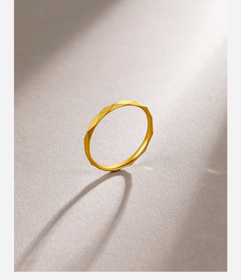 周六福黄金戒指女款5g金简约几何指环足金素圈手饰棱纹戒计价12号16g