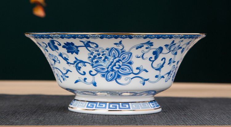 形状:圆形图案:植物花卉材质:陶瓷风格:欧式类别:汤碗包装形式:简装