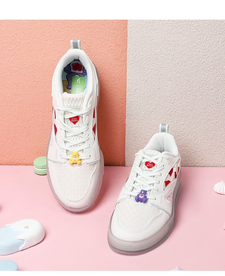 安踏爱心小熊联名果冻鞋板鞋女2022夏季透明底潮休闲运动鞋1222280404
