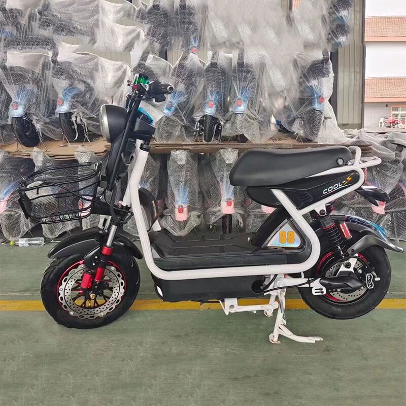 极酷s电动车双碟刹油刹电瓶车带脚蹬男女酷外卖车新国标3c上牌 白色极