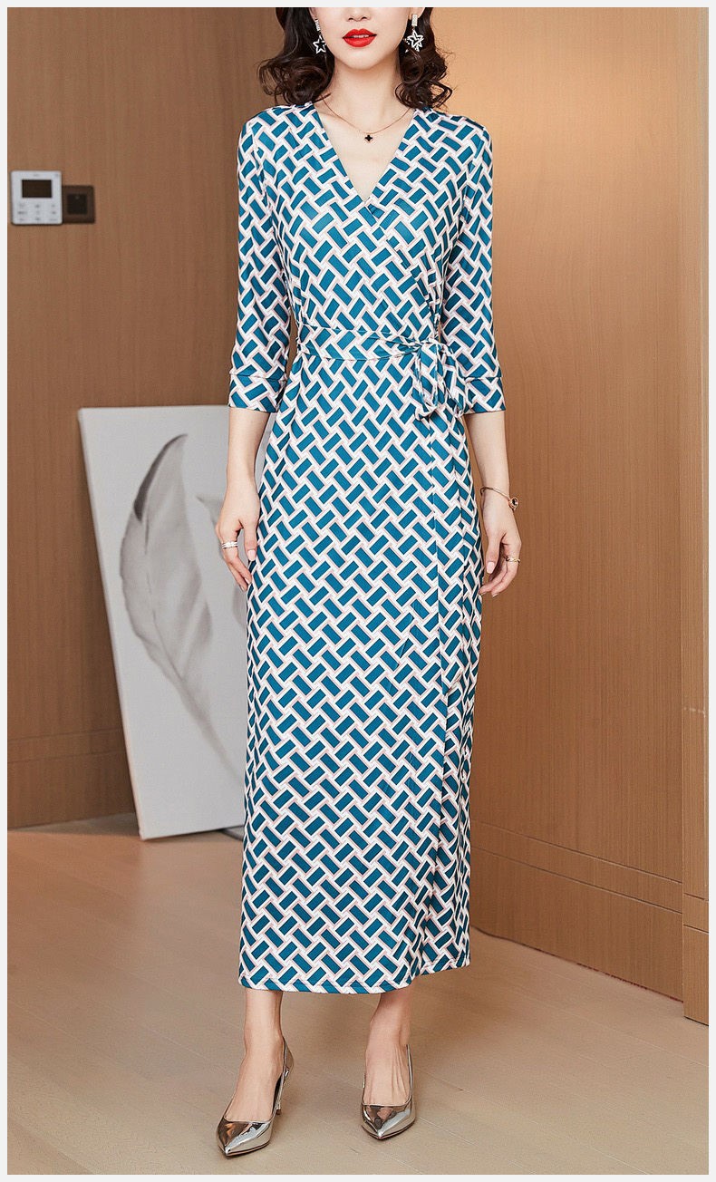 香港潮牌 2022春夏新款连衣裙中长款修身裙子性感气质显瘦一片式长裙