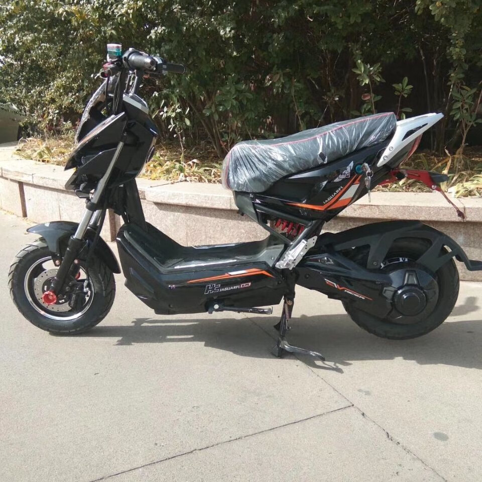 战狼电动车爱雅迪玛款电动摩托车男女成人战警学生极客款电瓶车 黑色