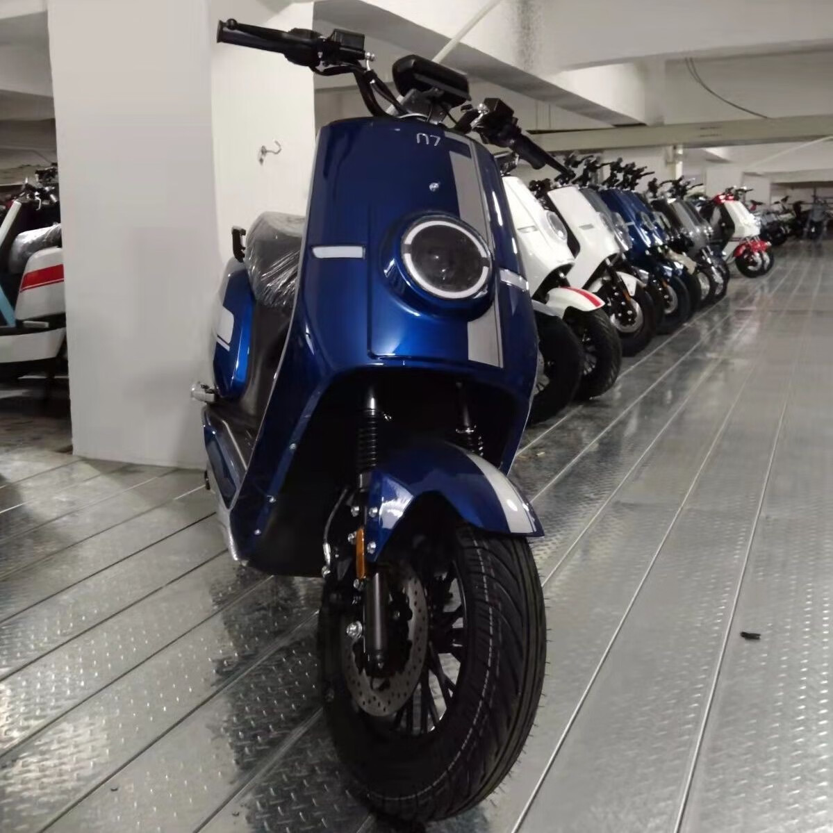 大牛n7电动摩托车高速电摩成人电动车双人男女情侣两轮女款女士 灰色