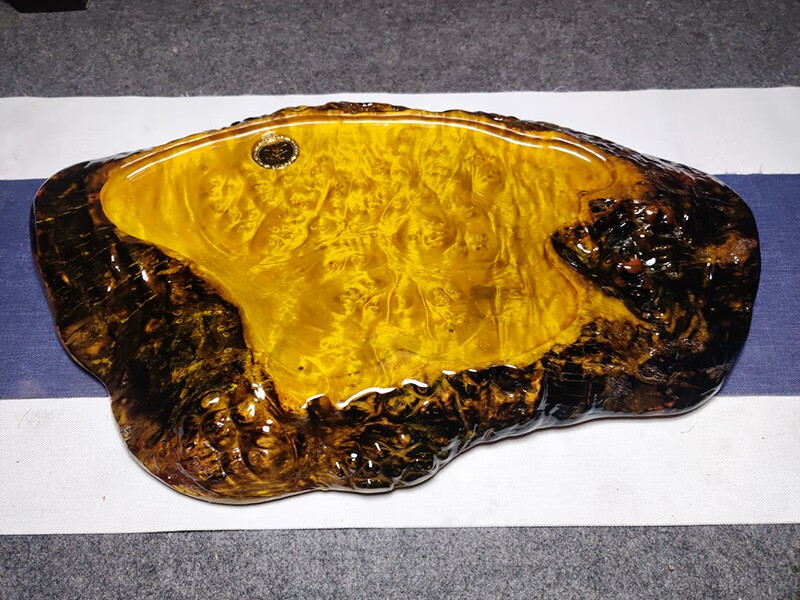 侯庭 缅甸黄金樟茶盘实木现货原木树根整块根雕茶海 60* 35* 4cm